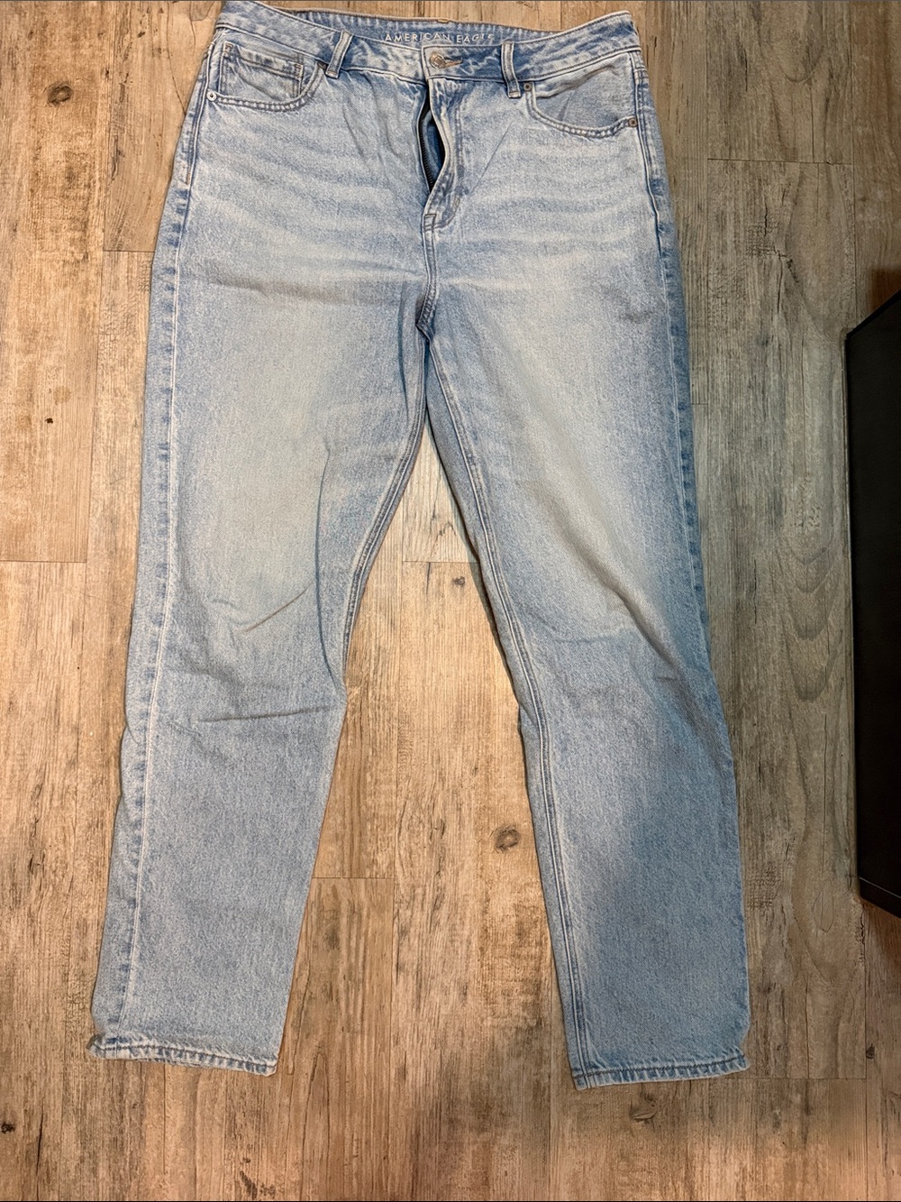 American Eagle Outfitters Light Blue Relaxed Jeans